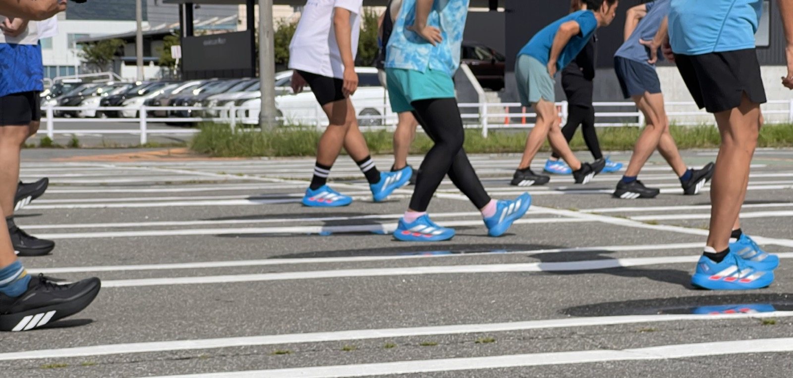 adidasランニングシューズを履いてドリル